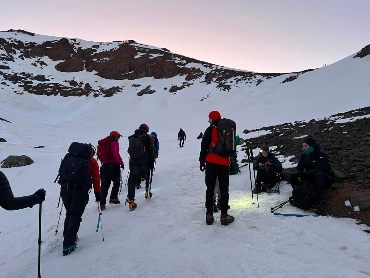 Den Jbel Toubkal besteigen: Der komplette Leitfaden für 2026